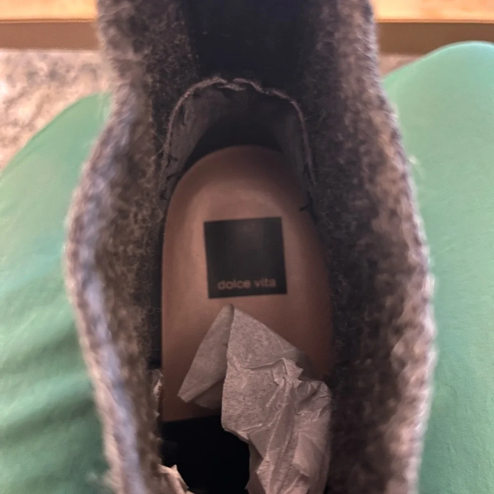 New w/ tags Dolce Vita Black Ankle Boots with Chunky Heel - Picture 7 of 7